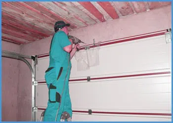 United Garage Door Lansing, IL 708-375-5828 United Garage Door Lansing, IL 708-375-5828 - door-maintaince-15-05m